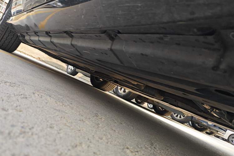 Used Mercedes-Benz R-Class 2014 R 320 4MATIC Business Model Chassis Front Right