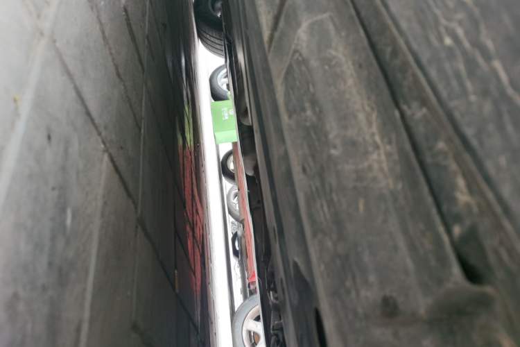 Used Mercedes-Benz R-Class 2014 R 320 4MATIC Business Model Chassis Front Right