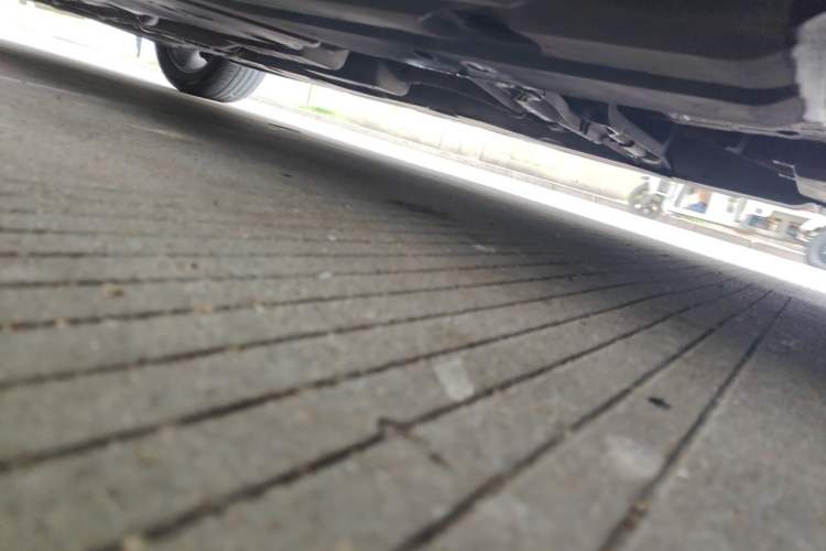 Used Mercedes-Benz R-Class 2014 R 400 4MATIC Luxury Model Chassis Front Right