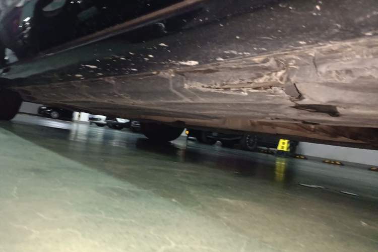 Used Mercedes-Benz R-Class 2014 R 320 4MATIC Business Model Chassis Front Right