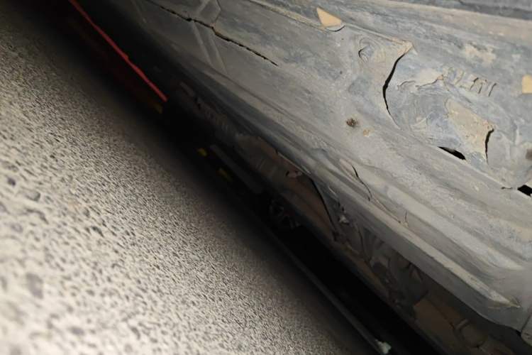 Used Mercedes-Benz R-Class 2014 R 400 4MATIC Business Model Chassis Front Right