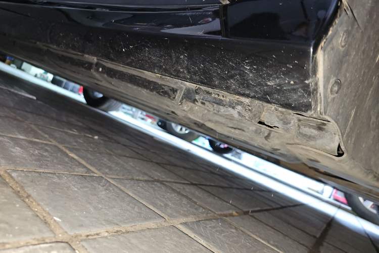 Used Mercedes-Benz R-Class 2014 R 320 4MATIC Business Model Chassis Front Right