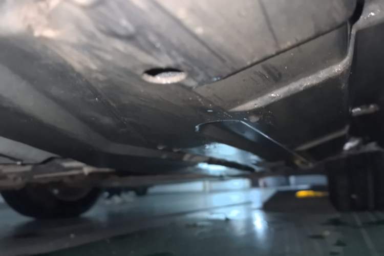 Used Mercedes-Benz R-Class 2014 R 320 4MATIC Luxury Model Chassis Front Right