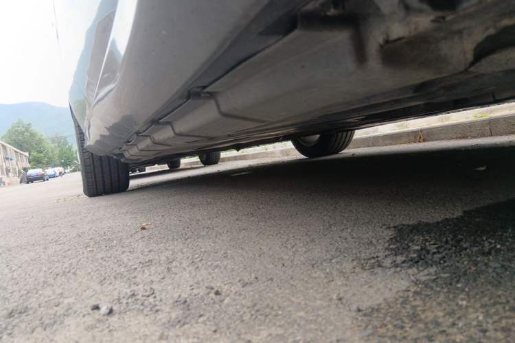 Used Mercedes-Benz R-Class 2014 R 400 4MATIC Business Model Chassis Front Right