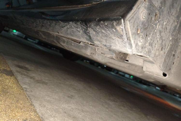 Used Mercedes-Benz R-Class 2014 R 400 4MATIC Business Model Chassis Front Right
