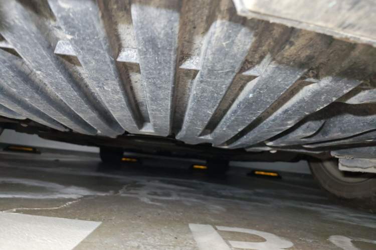 Used Mercedes-Benz R-Class 2014 R 320 4MATIC Business Model Chassis Front