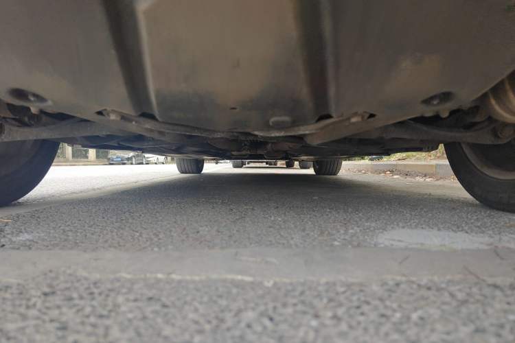Used Mercedes-Benz R-Class 2014 R 400 4MATIC Luxury Model Chassis Rear