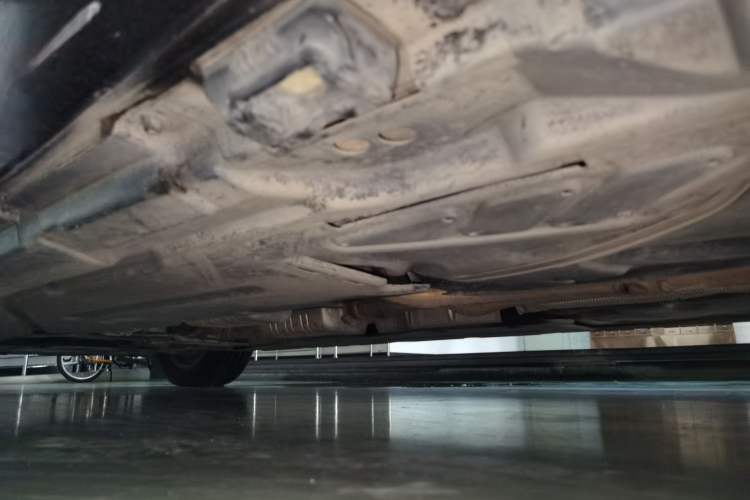 Used Mercedes-Benz R-Class 2014 R 320 4MATIC Business Model Chassis Rear Left