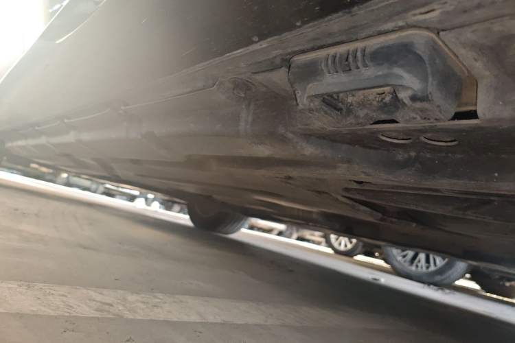 Used Mercedes-Benz R-Class 2014 R 320 4MATIC Business Model Chassis Rear Left