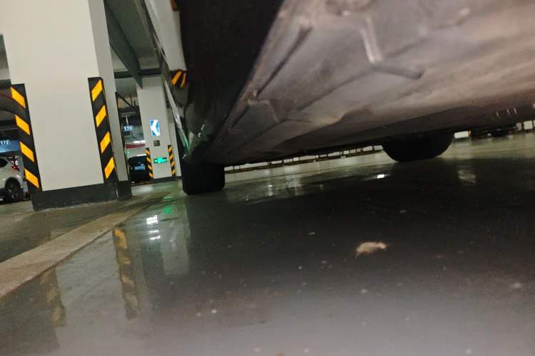 Used Mercedes-Benz R-Class 2014 R 320 4MATIC Business Model Chassis Rear Left