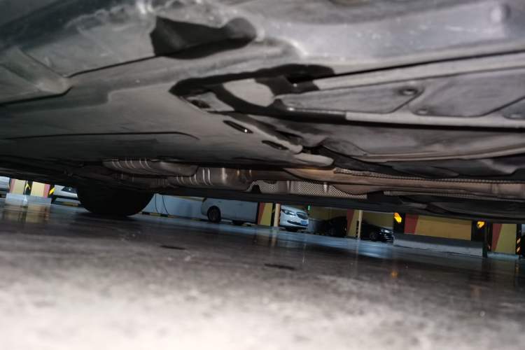 Used Mercedes-Benz R-Class 2014 R 320 4MATIC Business Model Chassis Rear Left