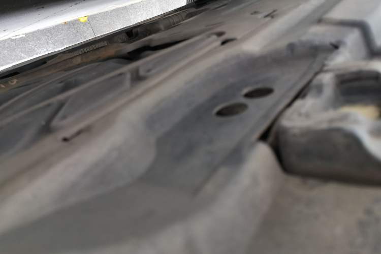 Used Mercedes-Benz R-Class 2014 R 320 4MATIC Luxury Model Chassis Rear Left