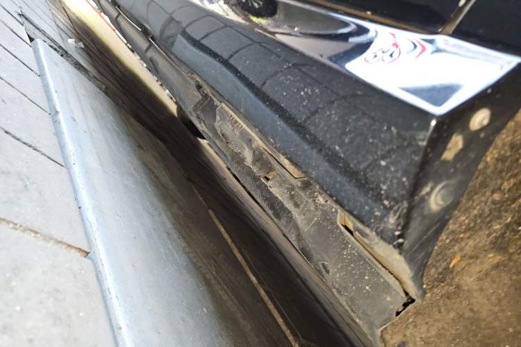 Used Mercedes-Benz R-Class 2014 R 320 4MATIC Business Model Chassis Rear Left