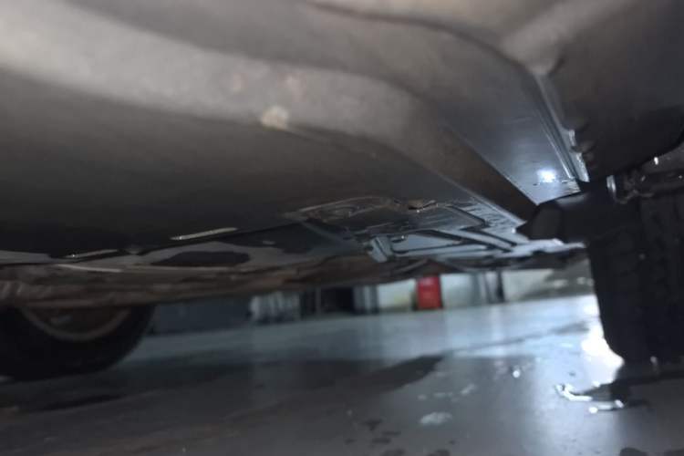 Used Mercedes-Benz R-Class 2014 R 320 4MATIC Luxury Model Chassis Rear Left