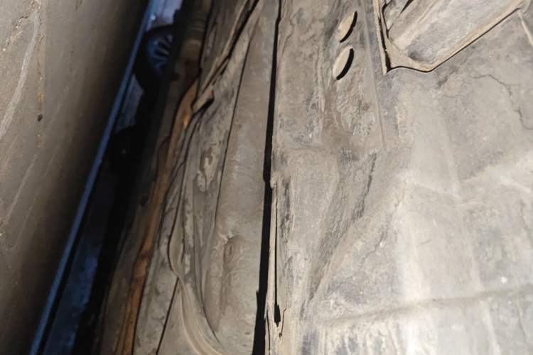 Used Mercedes-Benz R-Class 2014 R 320 4MATIC Business Model Chassis Rear Left