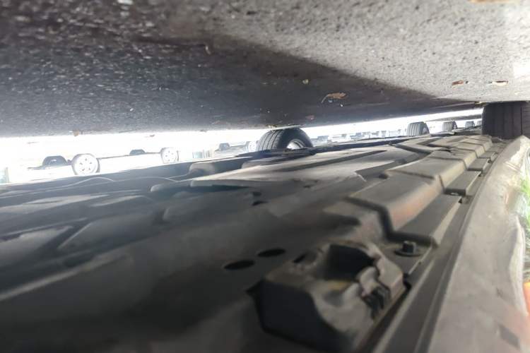 Used Mercedes-Benz R-Class 2014 R 320 4MATIC Business Model Chassis Rear Left