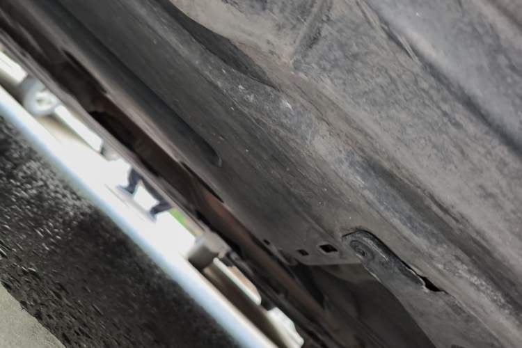 Used Mercedes-Benz R-Class 2014 R 320 4MATIC Business Model Chassis Rear Left