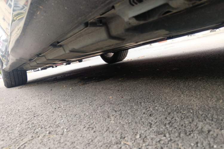 Used Mercedes-Benz R-Class 2014 R 400 4MATIC Business Model Chassis Rear Left