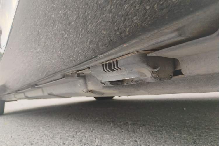 Used Mercedes-Benz R-Class 2014 R 320 4MATIC Business Model Chassis Rear Left