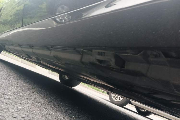 Used Mercedes-Benz R-Class 2014 R 320 4MATIC Business Model Chassis Rear Left