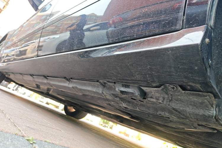 Used Mercedes-Benz R-Class 2014 R 400 4MATIC Business Model Chassis Rear Left