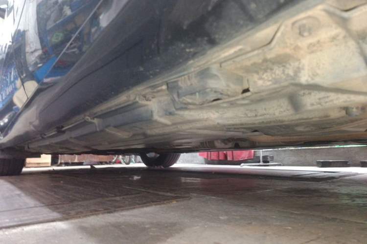 Used Mercedes-Benz R-Class 2014 R 320 4MATIC Luxury Model Chassis Rear Left