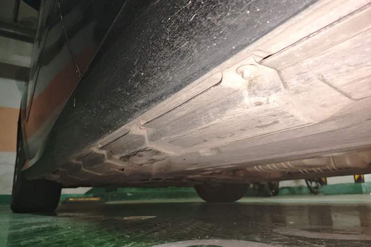 Used Mercedes-Benz R-Class 2014 R 320 4MATIC Luxury Model Chassis Rear Left