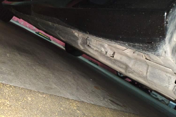 Used Mercedes-Benz R-Class 2014 R 400 4MATIC Business Model Chassis Rear Left