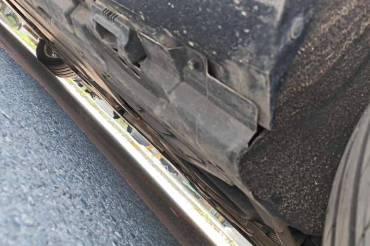 Used Mercedes-Benz R-Class 2014 R 320 4MATIC Business Model Chassis Rear Left