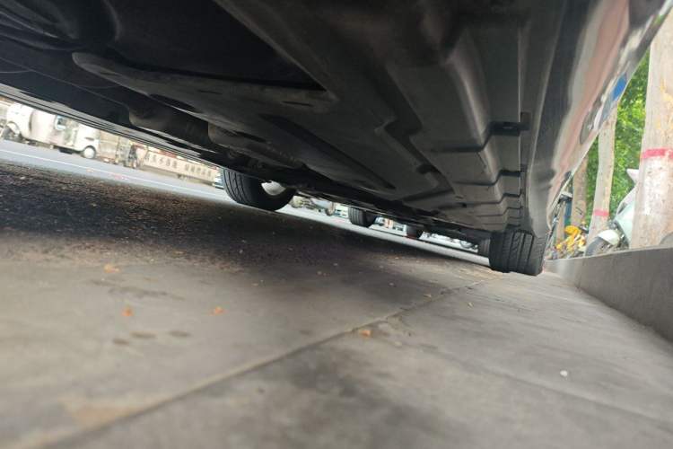 Used Mercedes-Benz R-Class 2014 R 320 4MATIC Luxury Model Chassis Rear Right