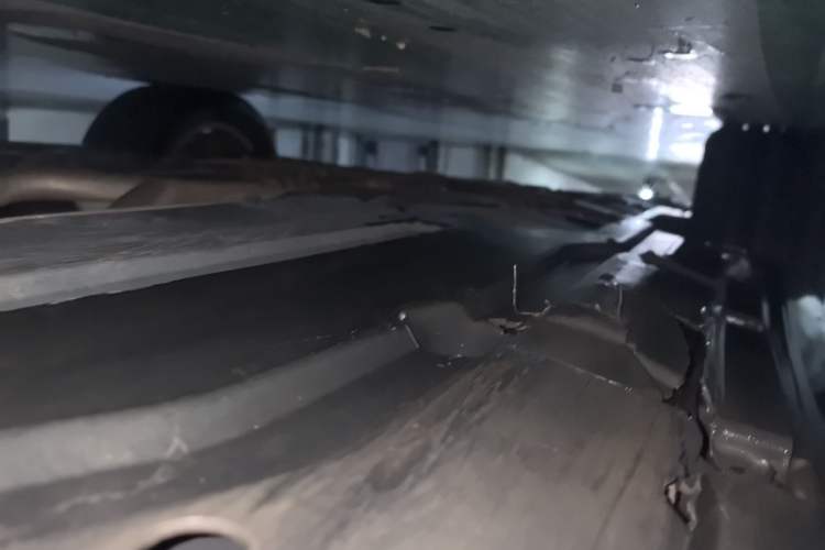 Used Mercedes-Benz R-Class 2014 R 320 4MATIC Luxury Model Chassis Rear Right