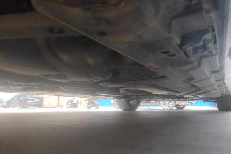 Used Mercedes-Benz R-Class 2014 R 320 4MATIC Luxury Model Chassis Rear Right