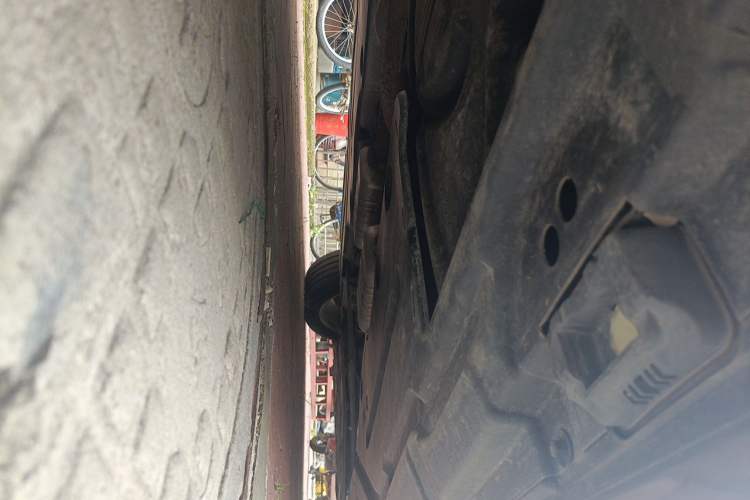 Used Mercedes-Benz R-Class 2014 R 400 4MATIC Business Model Chassis Rear Right