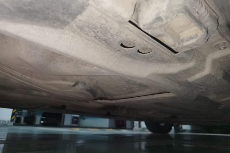 Used Mercedes-Benz R-Class 2014 R 320 4MATIC Luxury Model Chassis Rear Right