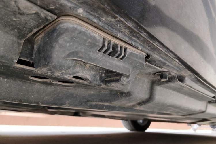 Used Mercedes-Benz R-Class 2014 R 320 4MATIC Luxury Model Chassis Rear Right