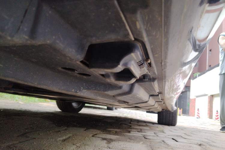 Used Mercedes-Benz R-Class 2014 R 400 4MATIC Business Model Chassis Rear Right