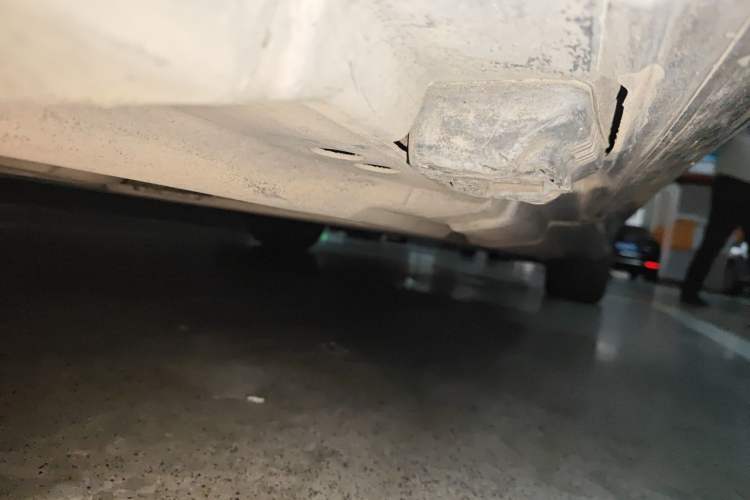 Used Mercedes-Benz R-Class 2014 R 400 4MATIC Business Model Chassis Rear Right