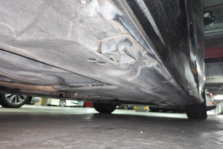 Used Mercedes-Benz R-Class 2014 R 400 4MATIC Business Model Chassis Rear Right