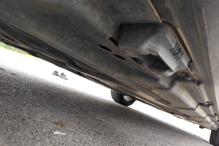 Used Mercedes-Benz R-Class 2014 R 320 4MATIC Luxury Model Chassis Rear Right