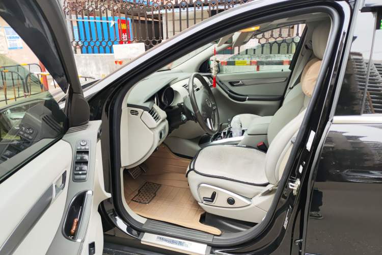 Used Mercedes-Benz R-Class 2014 R 320 4MATIC Business Model Driver Seat