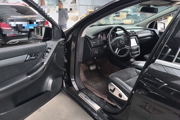 Used Mercedes-Benz R-Class 2014 R 320 4MATIC Business Model Driver Seat