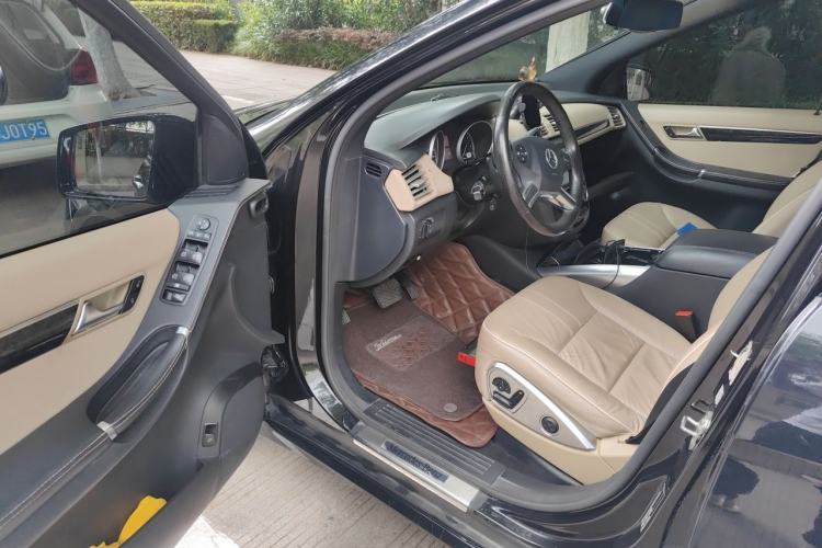 Used Mercedes-Benz R-Class 2014 R 400 4MATIC Luxury Model Driver Seat
