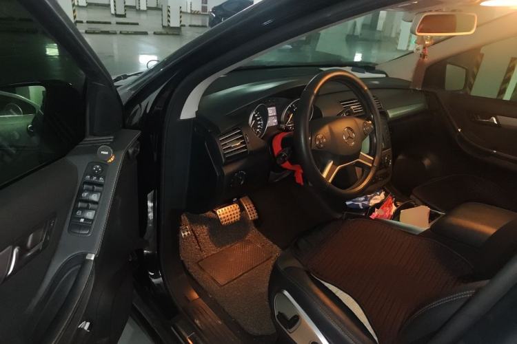 Used Mercedes-Benz R-Class 2014 R 320 4MATIC Business Model Driver Seat