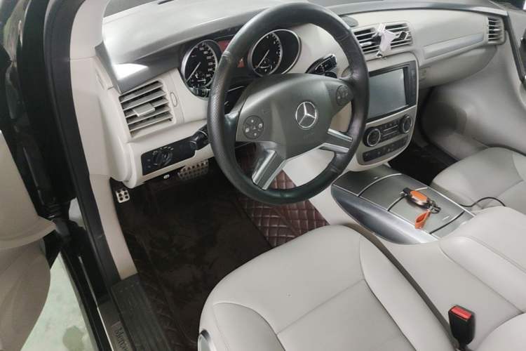 Used Mercedes-Benz R-Class 2014 R 320 4MATIC Business Model Driver Seat