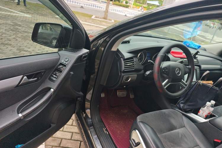 Used Mercedes-Benz R-Class 2014 R 320 4MATIC Business Model Driver Seat