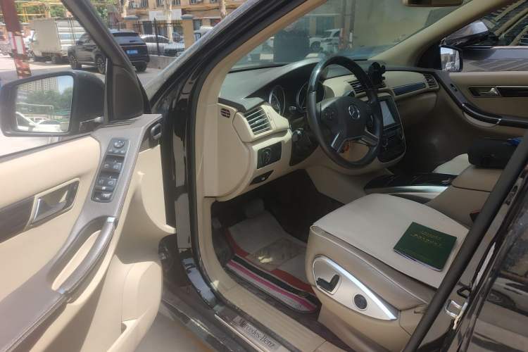Used Mercedes-Benz R-Class 2014 R 320 4MATIC Luxury Model Driver Seat