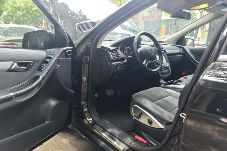 Used Mercedes-Benz R-Class 2014 R 320 4MATIC Business Model Driver Seat
