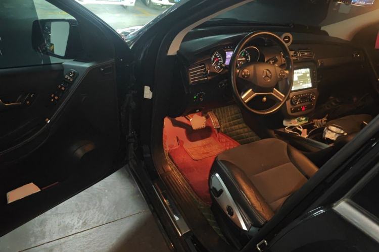 Used Mercedes-Benz R-Class 2014 R 320 4MATIC Business Model Driver Seat