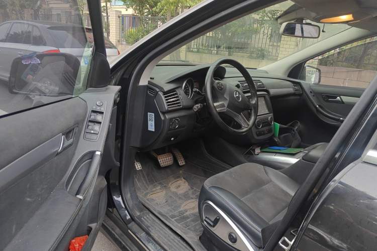 Used Mercedes-Benz R-Class 2014 R 320 4MATIC Business Model Driver Seat