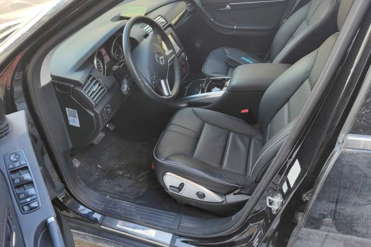 Used Mercedes-Benz R-Class 2014 R 400 4MATIC Business Model Driver Seat